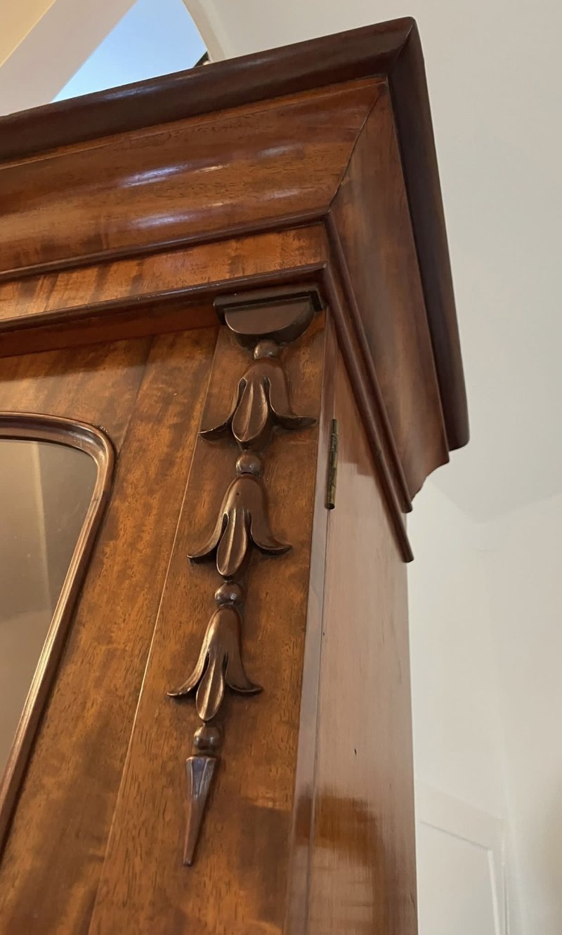 Outstanding Quality Large Antique Victorian Figured Mahogany Breakfront Bookcase - Image 4